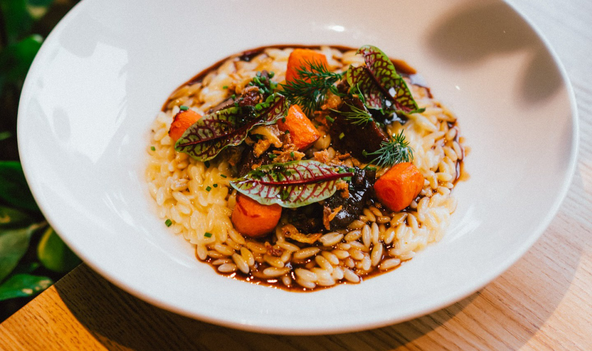 Сказка. Еда и вино