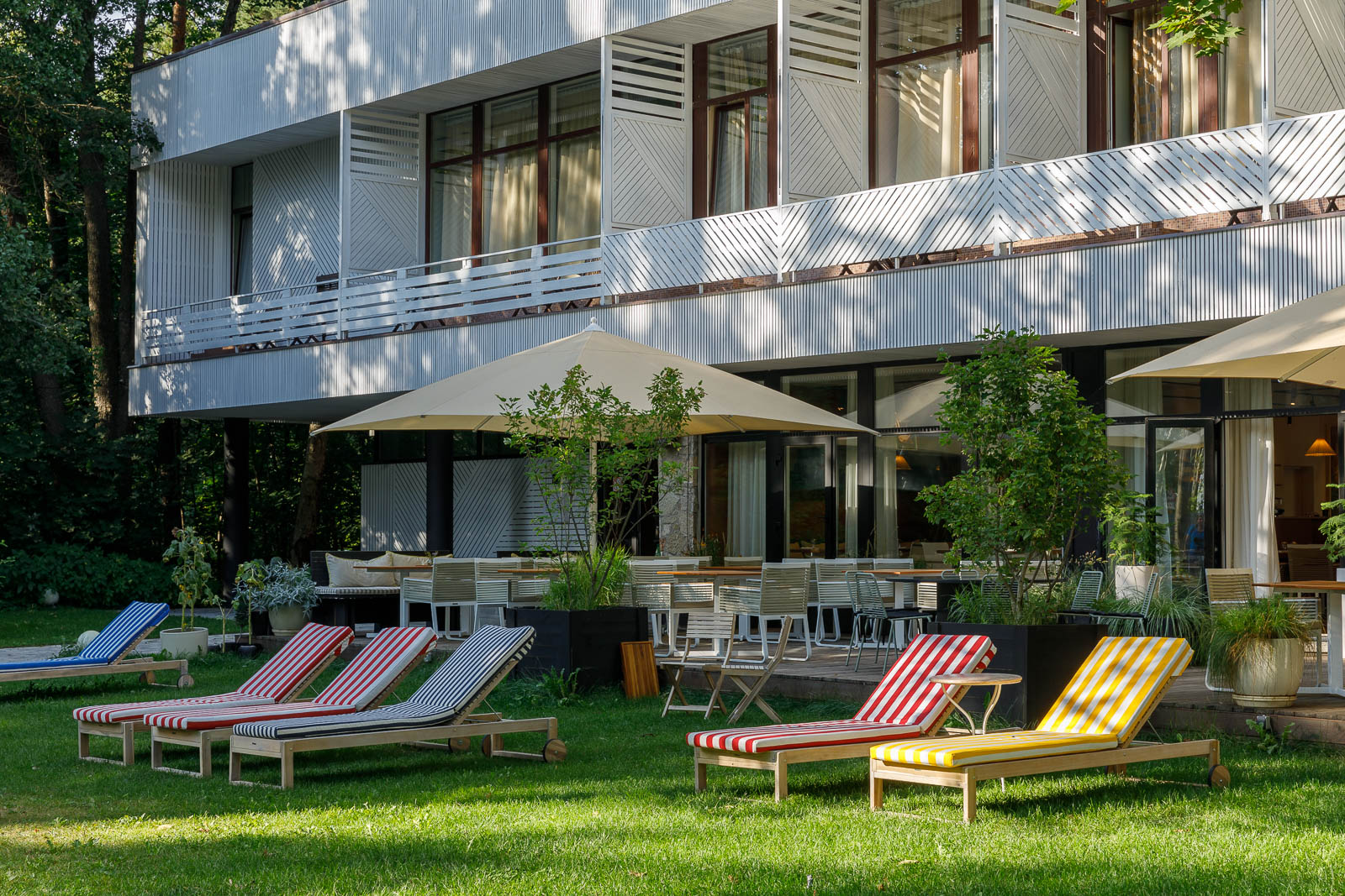 Лето наступило: 20+ террас Северной столицы. Часть 2