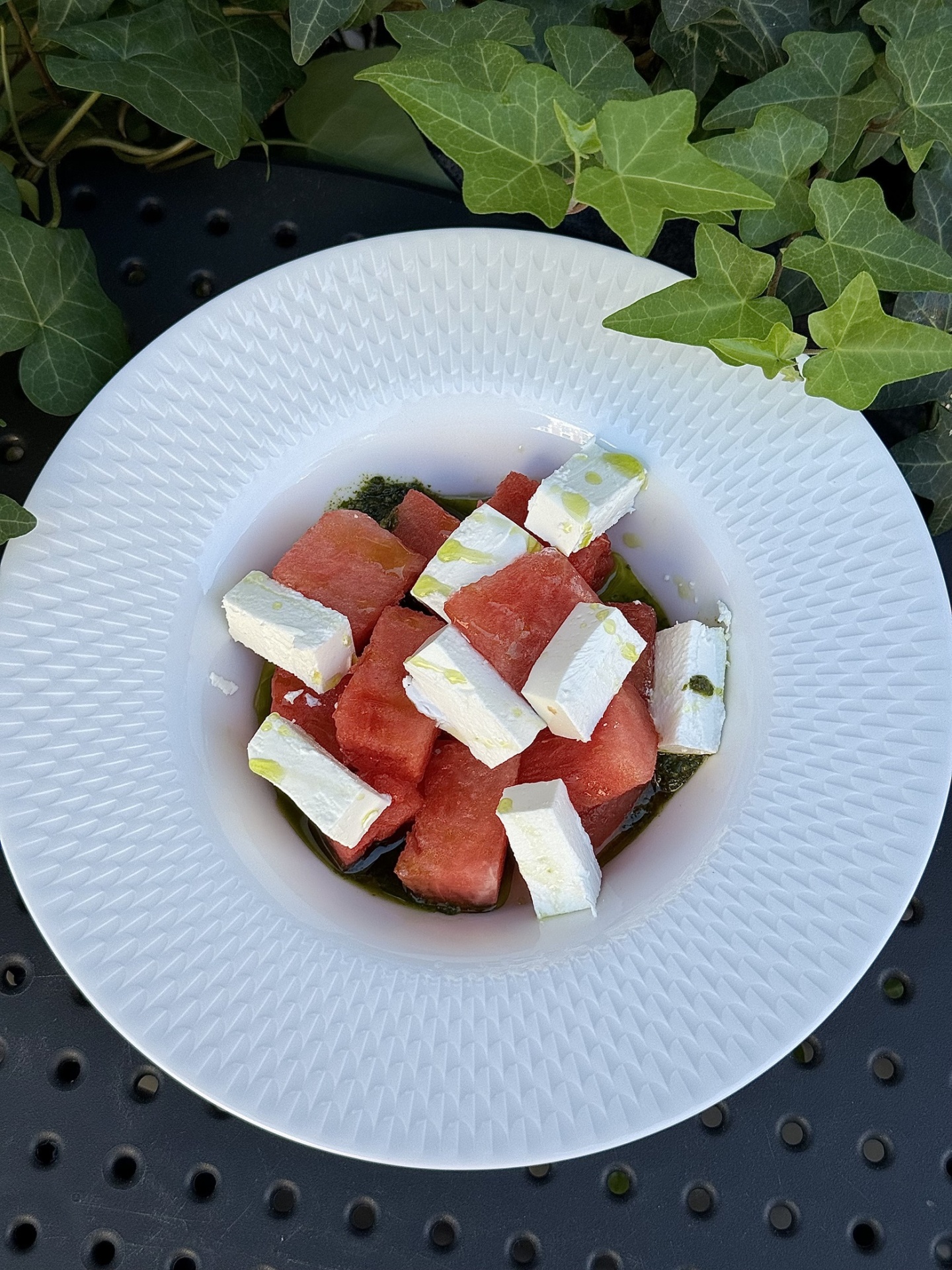 Arbuz s pesto i sy`rom feta_Atlas Vin Bistro (1).jpg