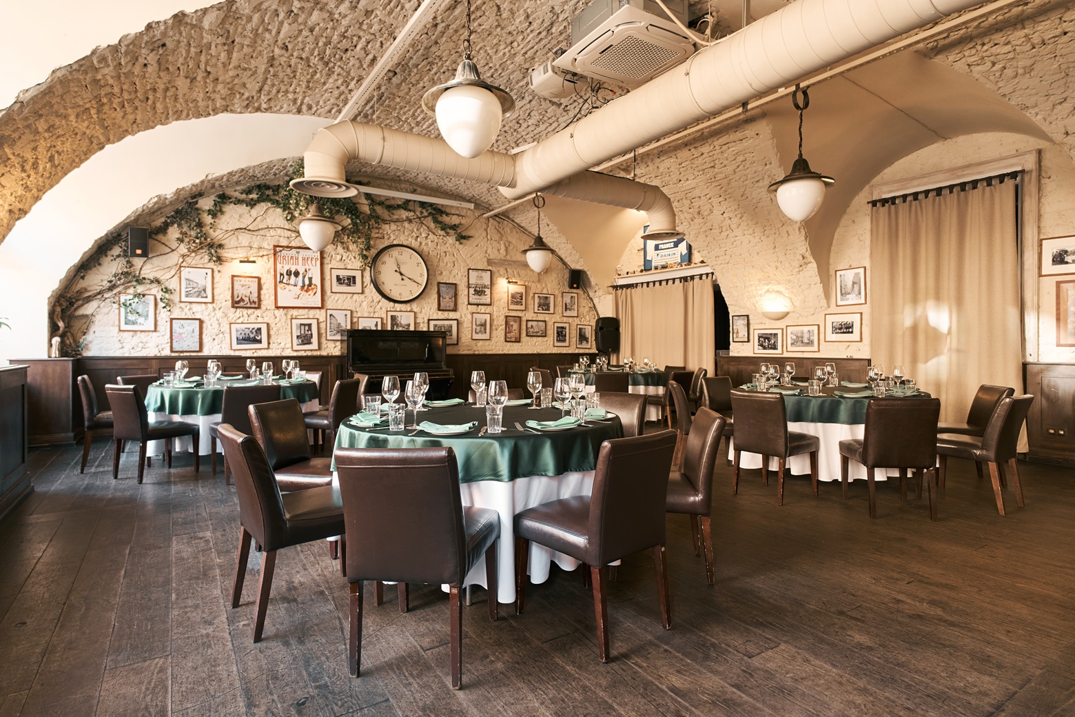 Stroganoff Steak House (4).jpg